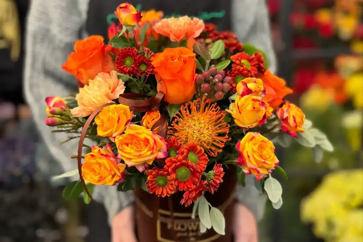 Nowoczesna kompozycja kwiatów zimą do wnętrz